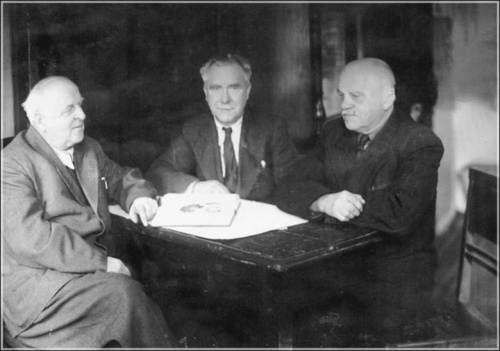 В.А. Хахлов, А.Я. Булынников, И.К. Баженов