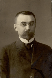 Тихонов Т.И. Фото 1913 г. Фонд НТБ ТПУдекан.jpg