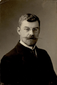 Малеев В.Л. Фото 1913 г. Фонд НТБ ТПУ.jpg