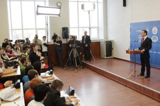 Vstrecha Medvedeva so studentami.JPG