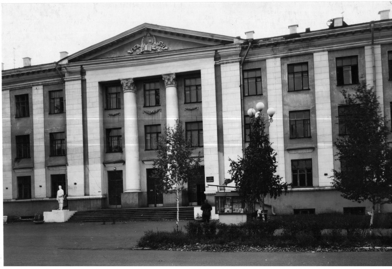 Файл:8 корпус новый горный корпус 1967 г 001.jpg