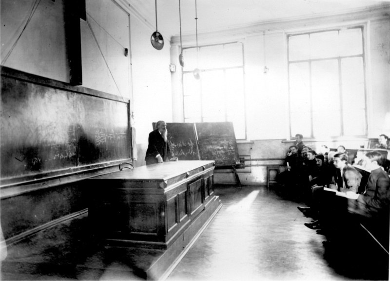 Файл:8. Профессор Ф. Э. Молин читает лекцию. Фото 1911 г. Фонд НТБ ТПУ.jpg