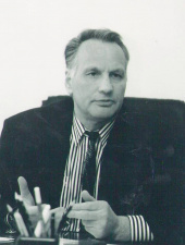 BXi maa5Hnc.jpg