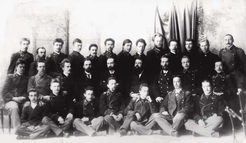 Файл:Студенты ТТИ первого набора с преподавателями, 1904 г. (1).jpg